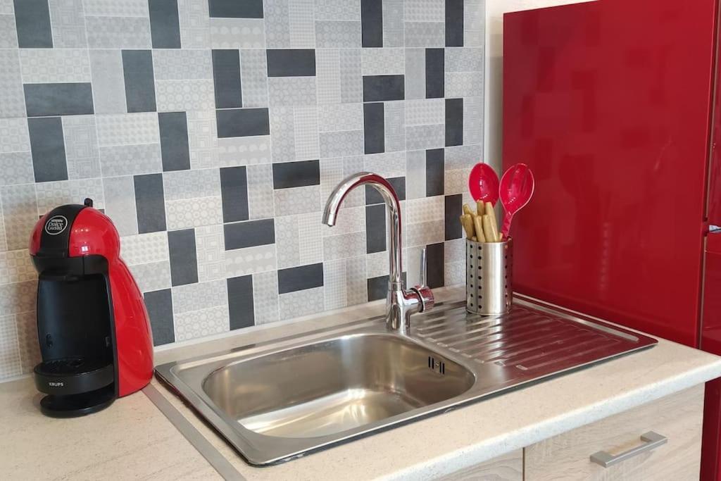 Cozy Apartment In Volos!! Екстериор снимка